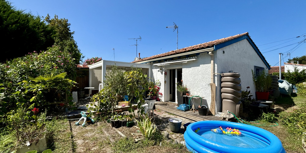 maison à ARES (33740)