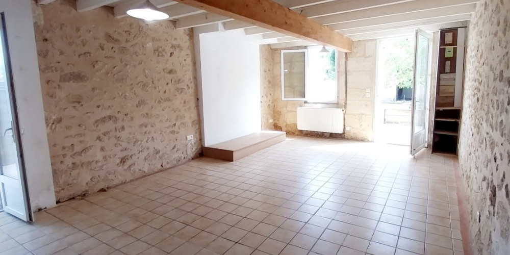 maison à LA SAUVE (33670)