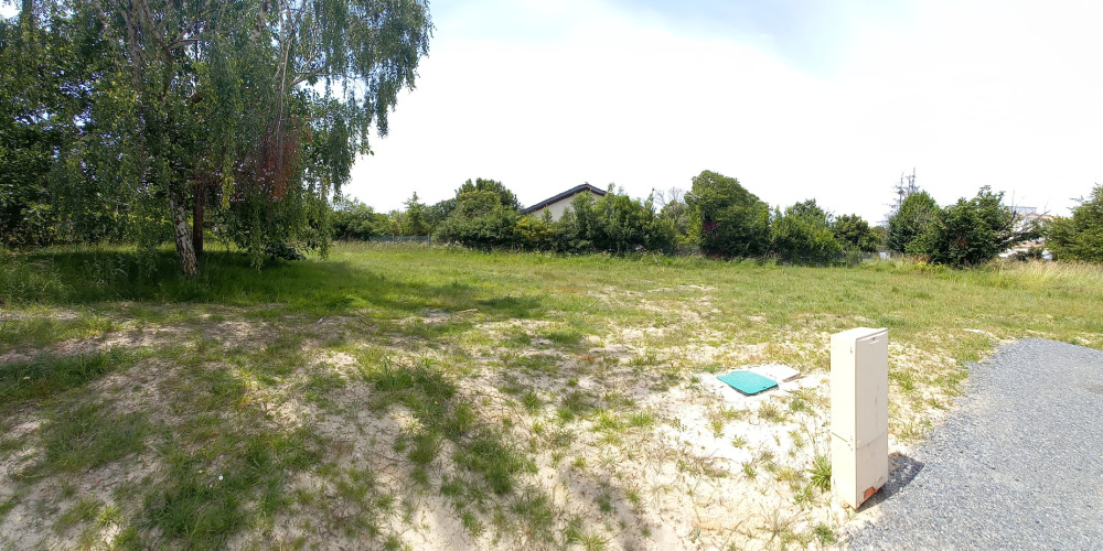 terrain à BASSENS (33530)