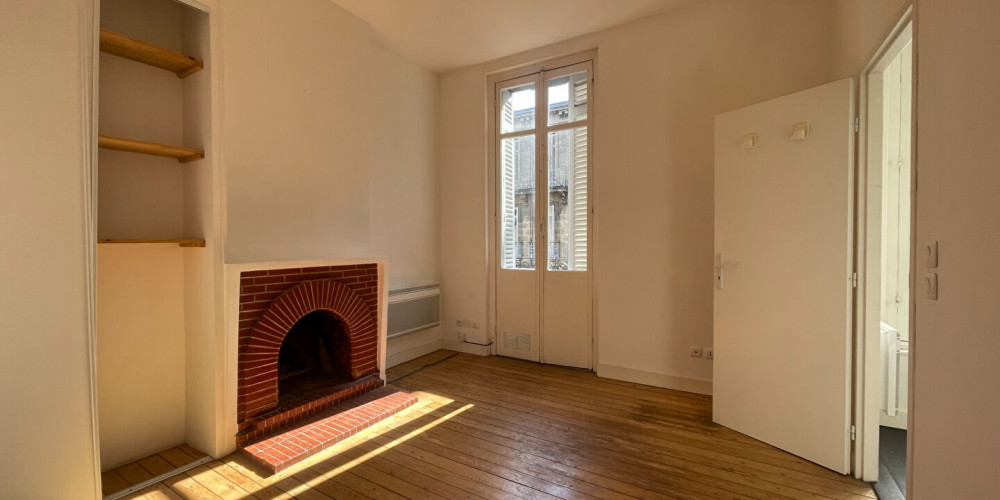 appartement à BORDEAUX (33800)