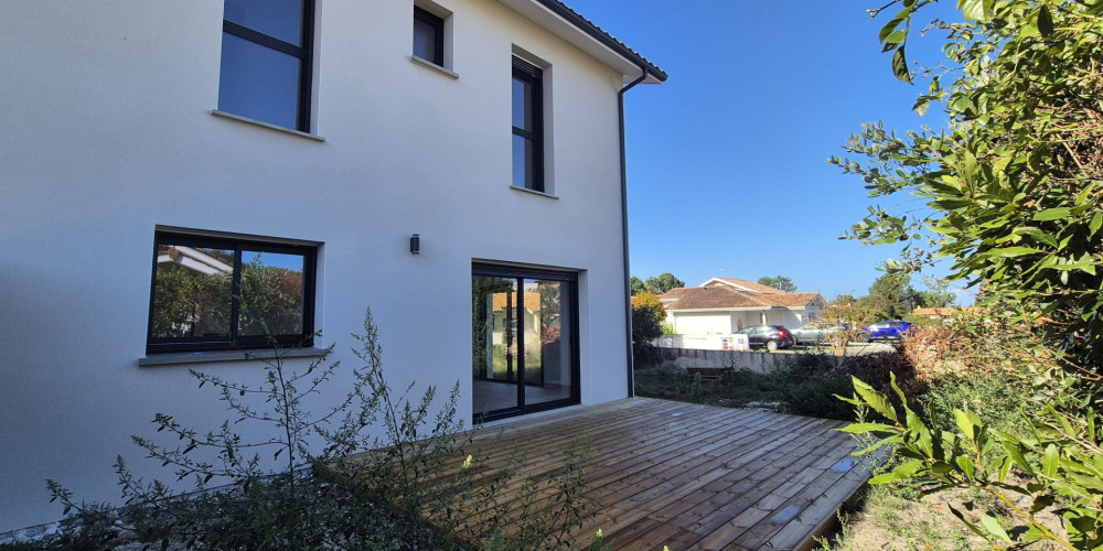 maison à ARES (33740)