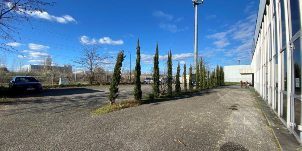 local industriel à BORDEAUX (33300)