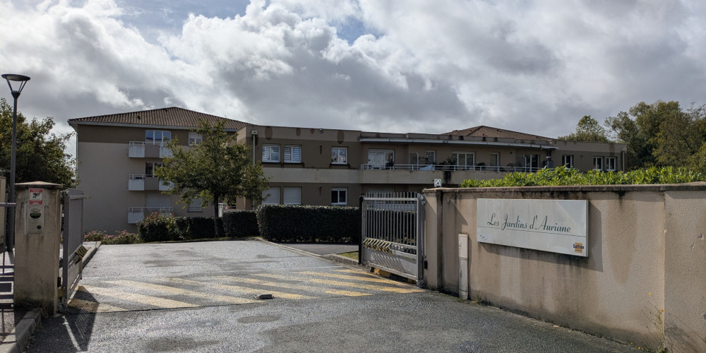 parking à BRUGES (33520)