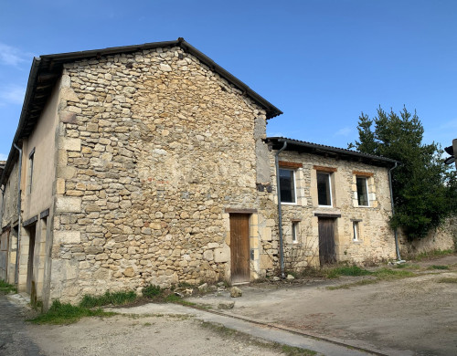 parking  SAUVETERRE DE GUYENNE