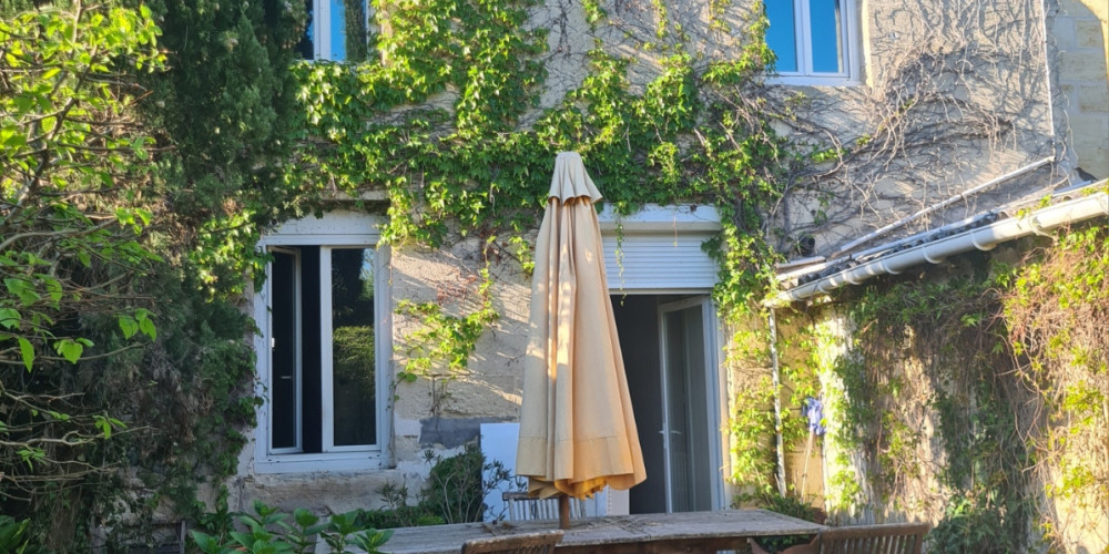 maison à VAYRES (33870)