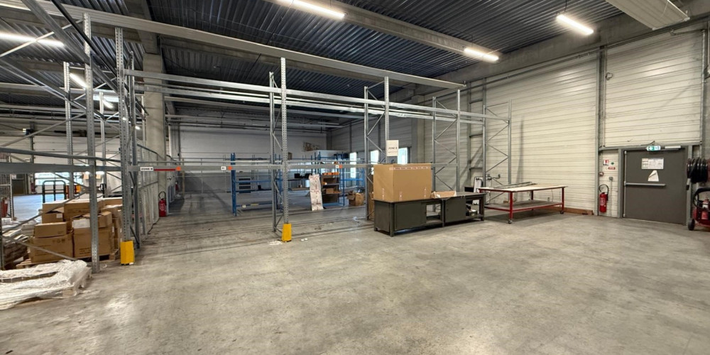 local industriel à BORDEAUX (33100)