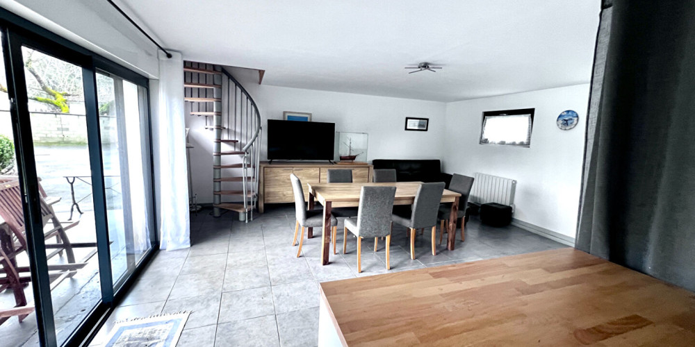 maison à SALLES (33770)