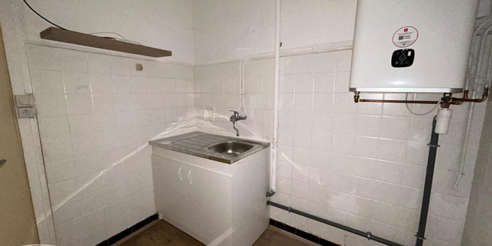 local commercial à BORDEAUX (33000)