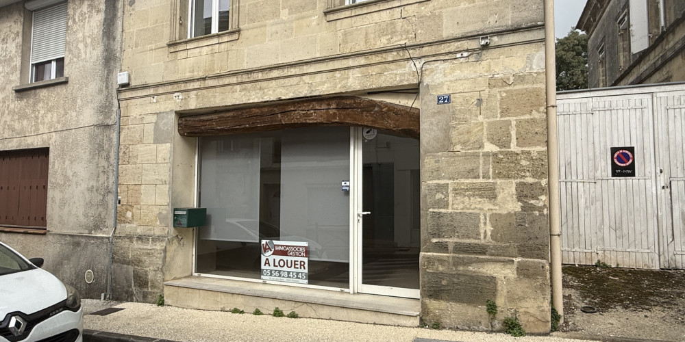 local commercial à ST SAVIN (33920)