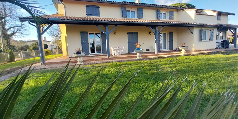 maison à ESCOUSSANS (33760)