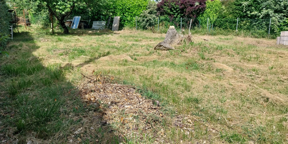 terrain à LUGASSON (33760)
