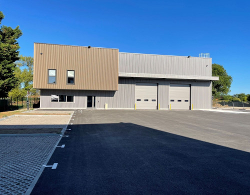 local industriel  BLANQUEFORT