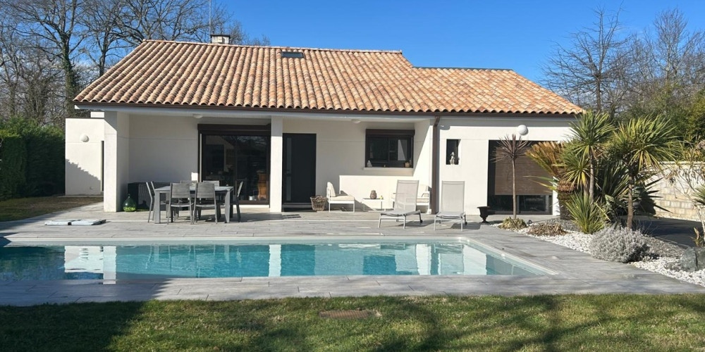 maison à ST JEAN D ILLAC (33127)