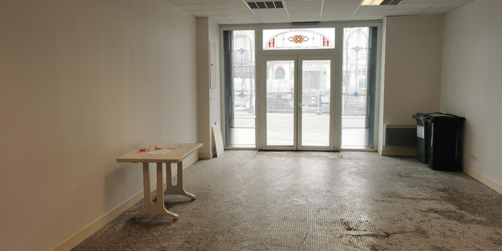 local commercial à BORDEAUX (33000)