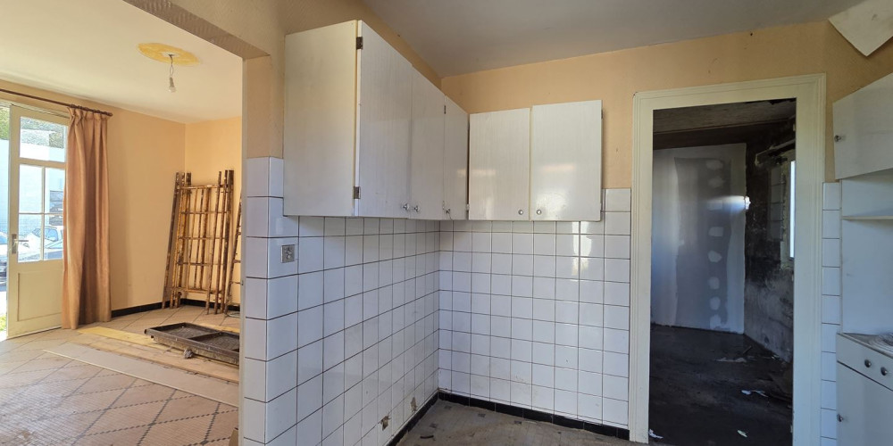 maison à LES BILLAUX (33500)