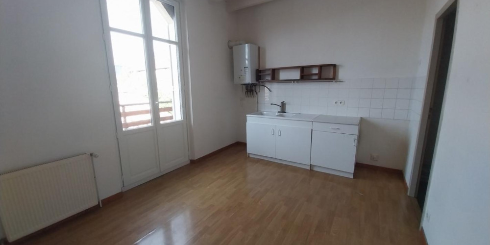 appartement à AUROS (33124)