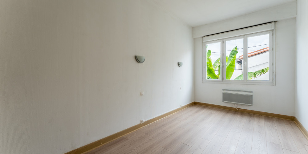 appartement à BORDEAUX (33300)