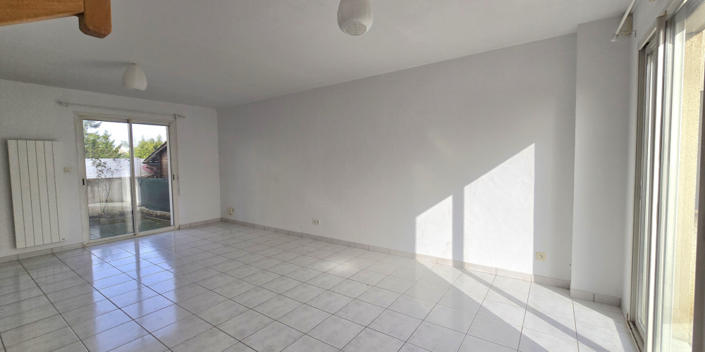 maison à VILLENAVE D ORNON (33140)