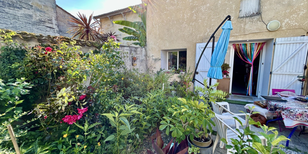 maison à ST DENIS DE PILE (33910)