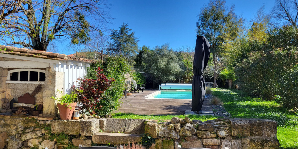 maison à PLASSAC (33390)