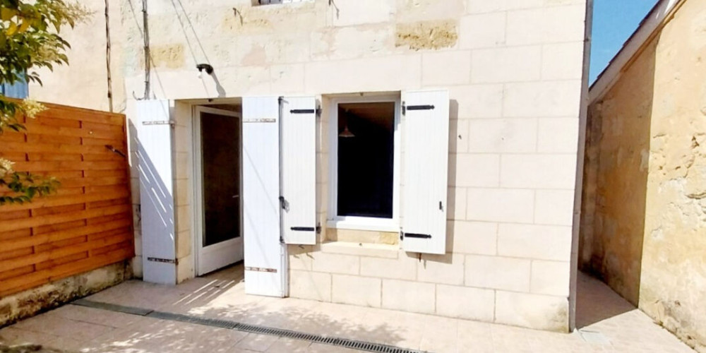 maison à LA SAUVE (33670)