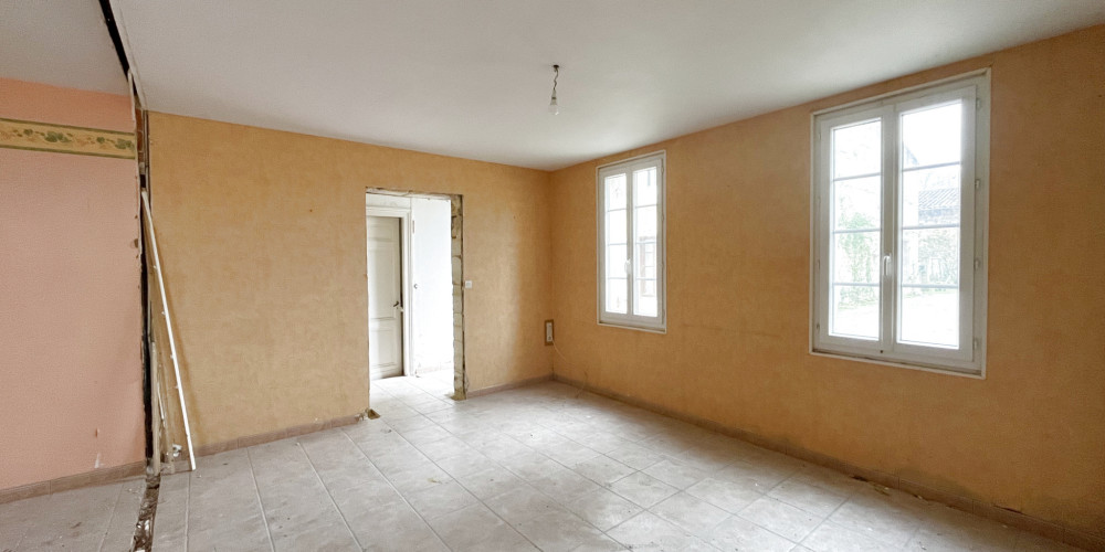 maison à MONTAGNE (33570)