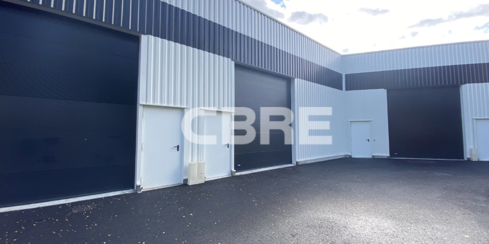 local industriel à MONTUSSAN (33450)