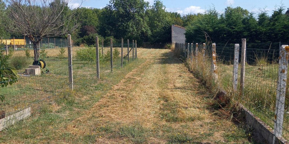 terrain à CAMPUGNAN (33390)
