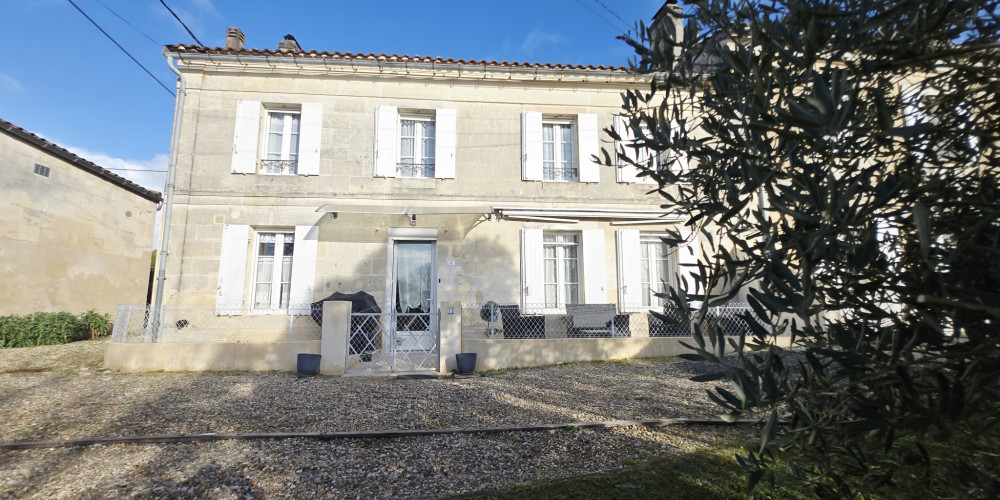 maison à LA RIVIERE (33126)