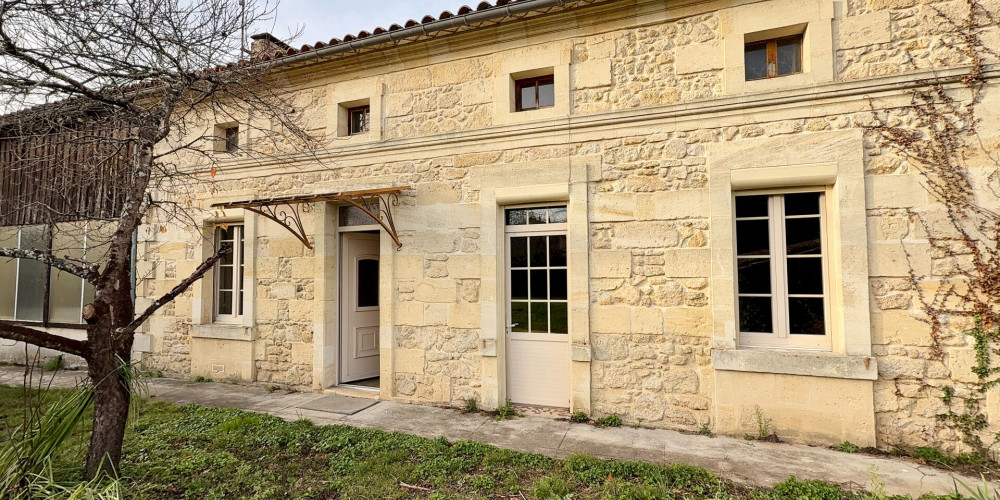 maison à ST SEURIN SUR L ISLE (33660)