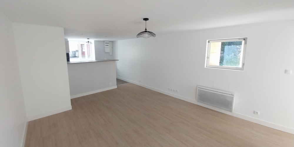 immeuble à LA SAUVE (33670)