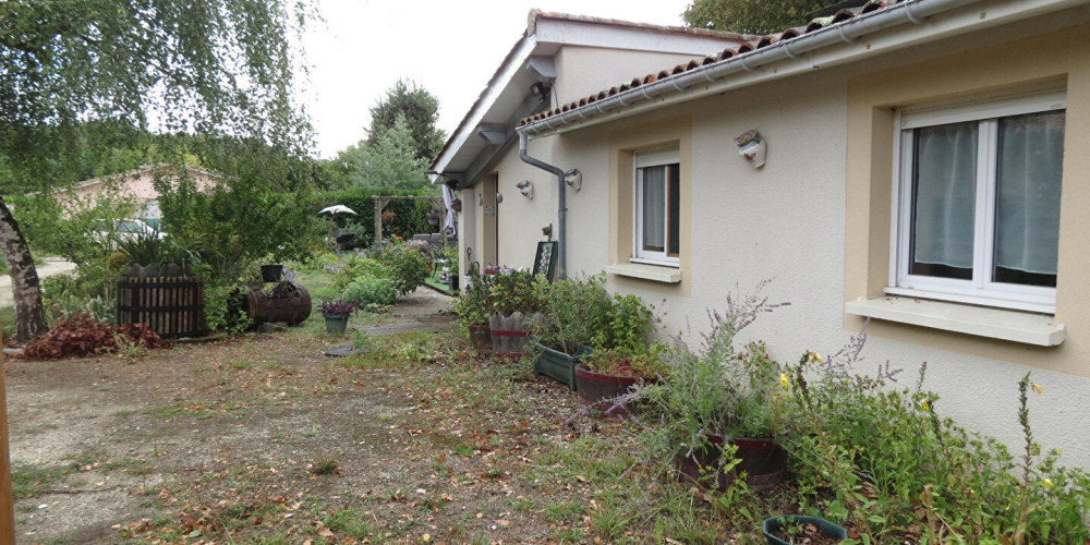 maison à QUEYRAC (33340)