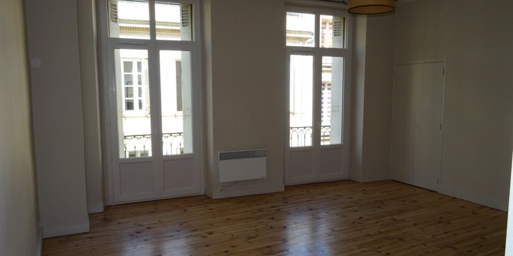 appartement à BORDEAUX (33000)