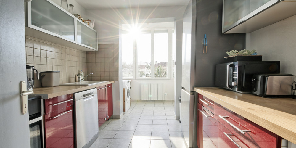 appartement à BORDEAUX (33300)