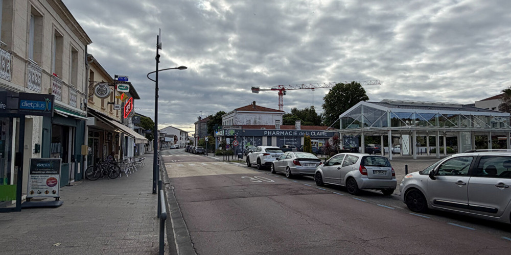 local commercial à GUJAN MESTRAS (33470)