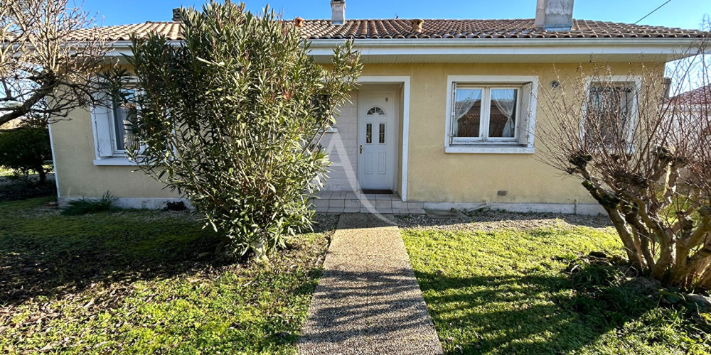 maison à LE TAILLAN MEDOC (33320)
