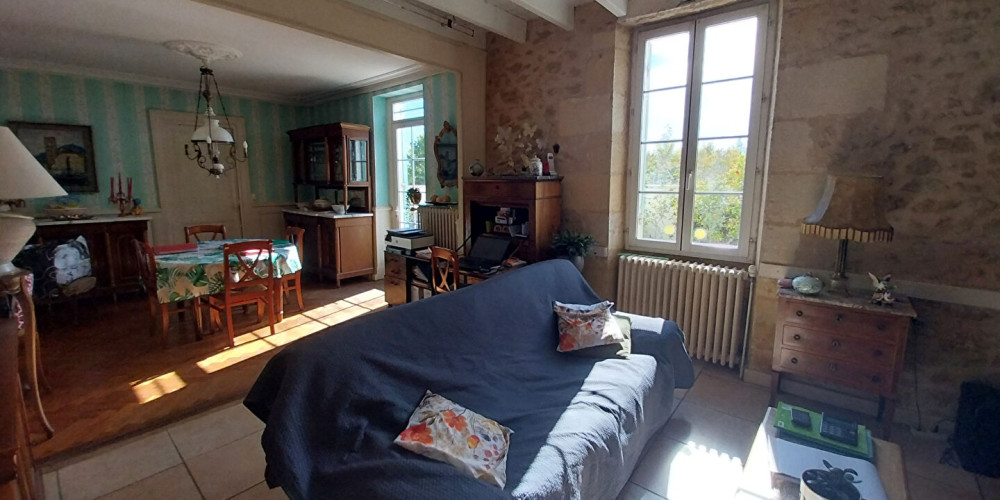 maison à MOURENS (33410)