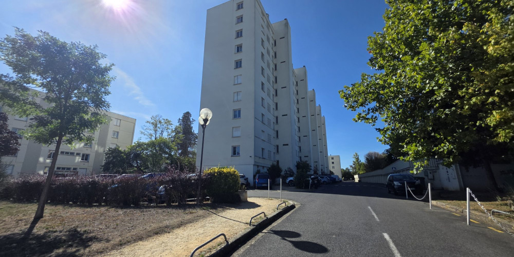 appartement à BORDEAUX (33200)