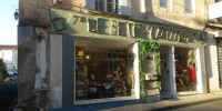 local commercial à BOURG (33710)