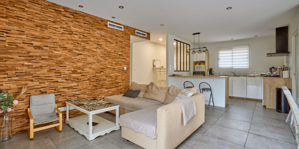 maison à ST MAGNE (33125)