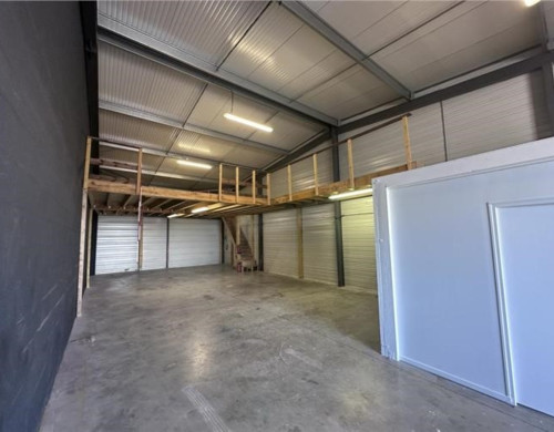 local industriel  MONTUSSAN