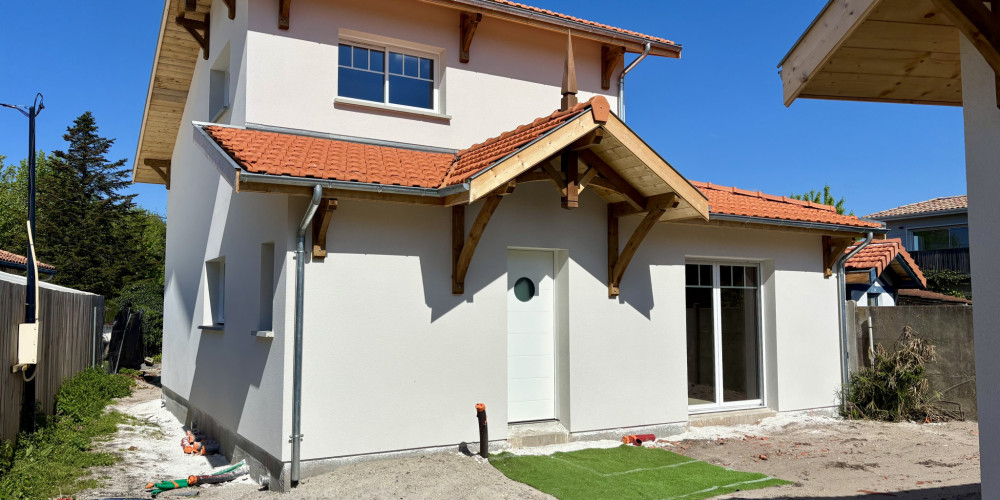maison à ARES (33740)