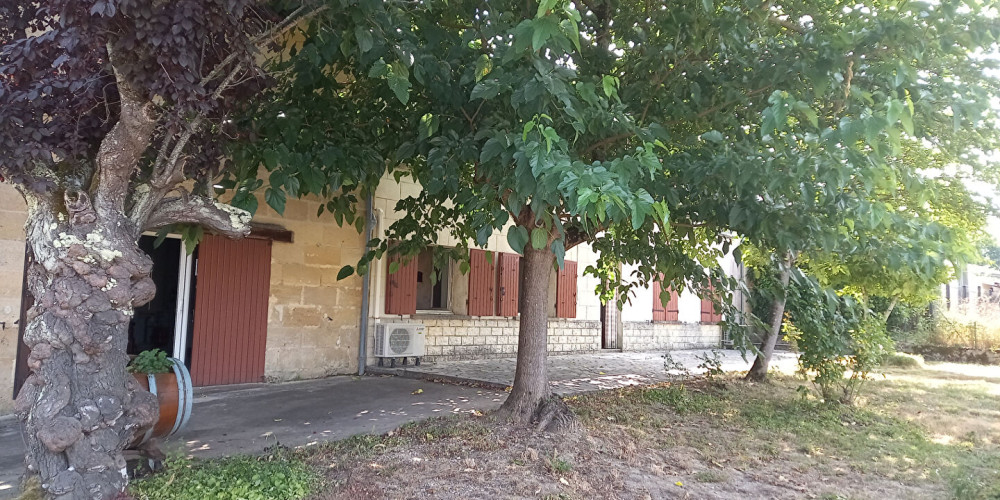 maison à MONTAGNE (33570)