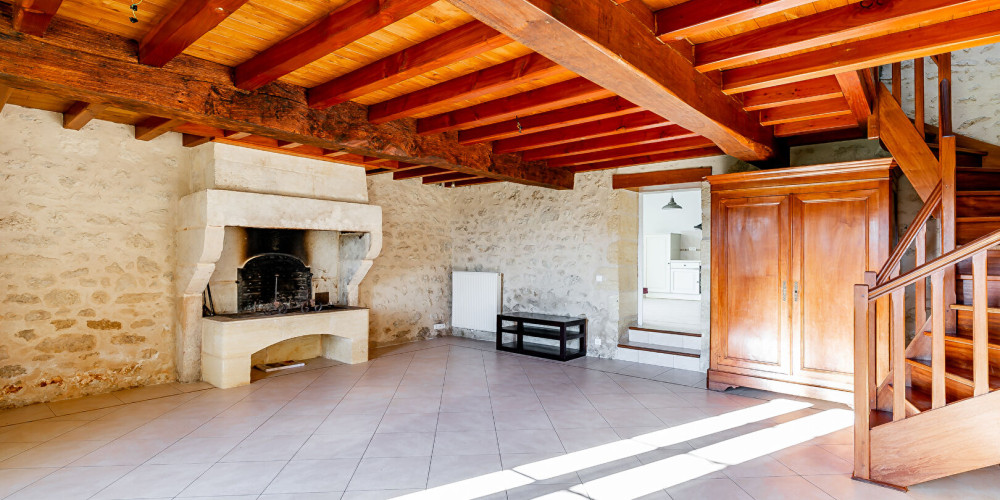 maison à ST AUBIN DE BRANNE (33420)