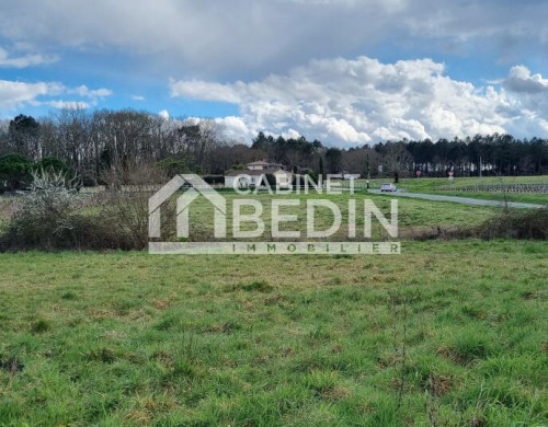 terrain  LA BREDE