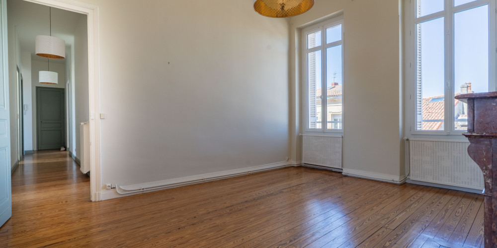 appartement à BORDEAUX (33000)