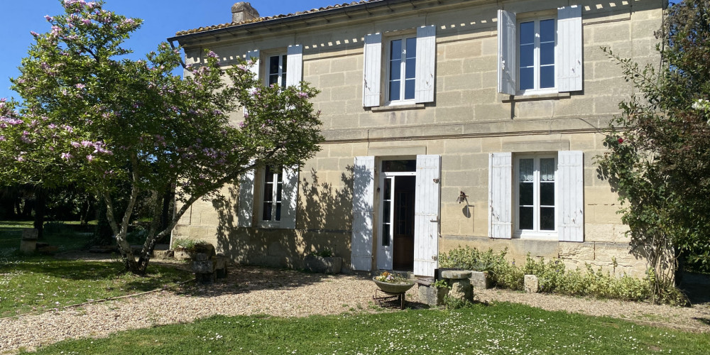 maison à PERISSAC (33240)
