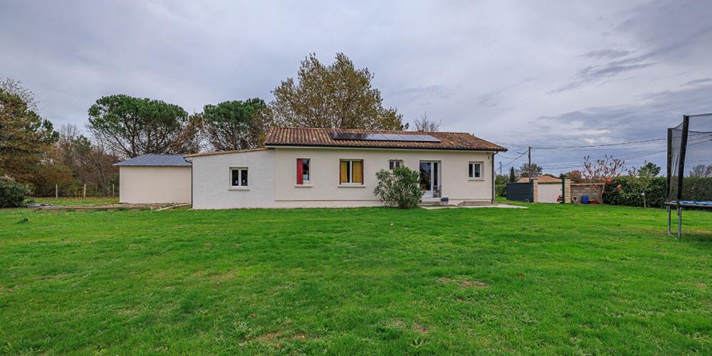 maison à LES EGLISOTTES ET CHALAURES (33230)