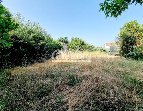 terrain  PESSAC