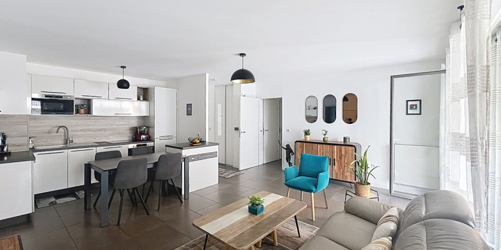 appartement à BORDEAUX (33300)